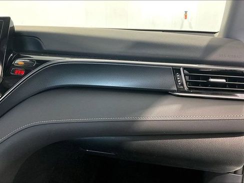Used 2024 Toyota Camry SE image 27