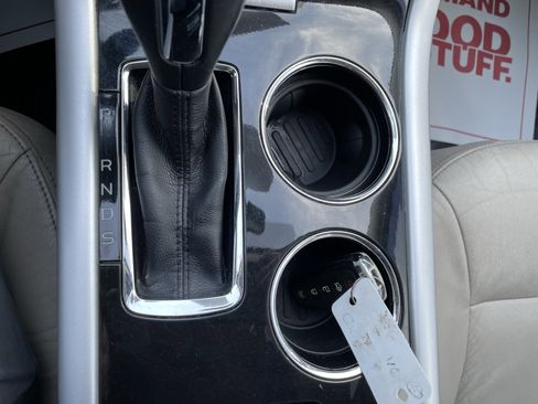 Used 2013 Ford Edge Limited image 25