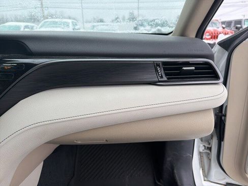 Used 2022 Toyota Camry XLE image 33