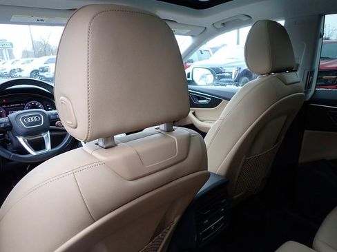 Used 2019 Audi Q8 Premium w/ Convenience Package image 17