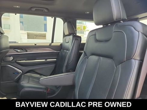 Used 2021 Jeep Grand Cherokee L Overland w/ Luxury Tech Group IV AWD/4WD image 21