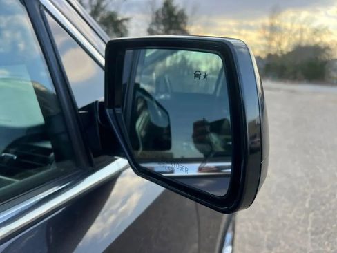 Used 2018 GMC Yukon Denali image 34