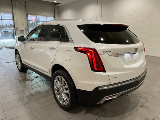 Used 2022 Cadillac XT5 Premium Luxury w/ Platinum Package AWD/4WD image 3