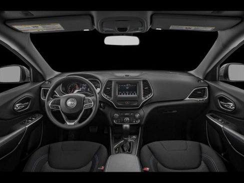 Certified 2019 Jeep Cherokee Latitude w/ Popular Appearance Group image 5