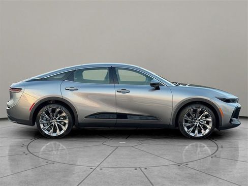 Used 2023 Toyota Crown Limited w/ Advanced Technology Package image 7