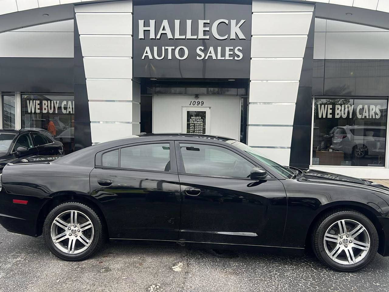 Used 2014 Dodge Charger SXT RWD image 1