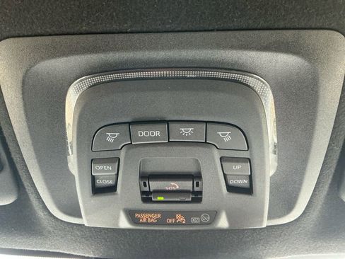 Used 2023 Toyota Corolla SE w/ SE Premium Package image 26