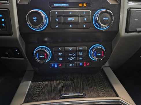 Used 2020 Ford F450 Lariat w/ Lariat Value Package image 55