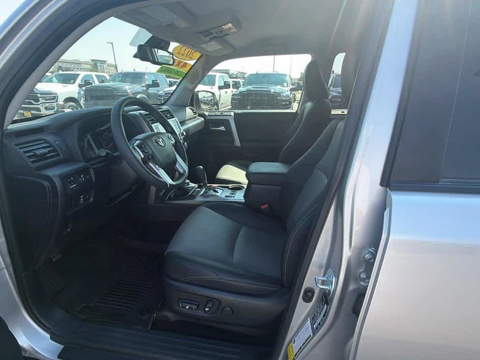Used 2022 Toyota 4Runner SR5 Premium AWD/4WD image 12