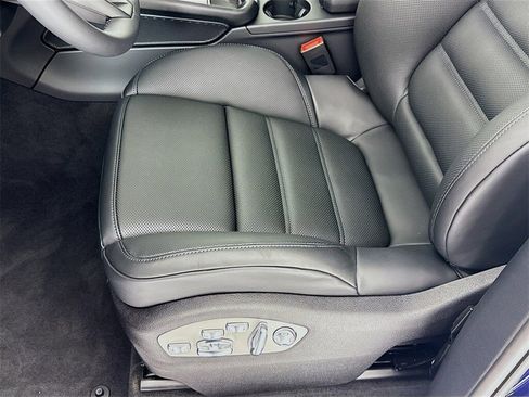 New 2026 Porsche Macan image 13