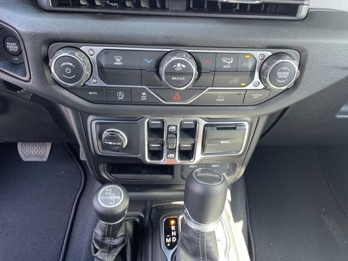 New 2026 Jeep Gladiator Sport AWD/4WD image 25