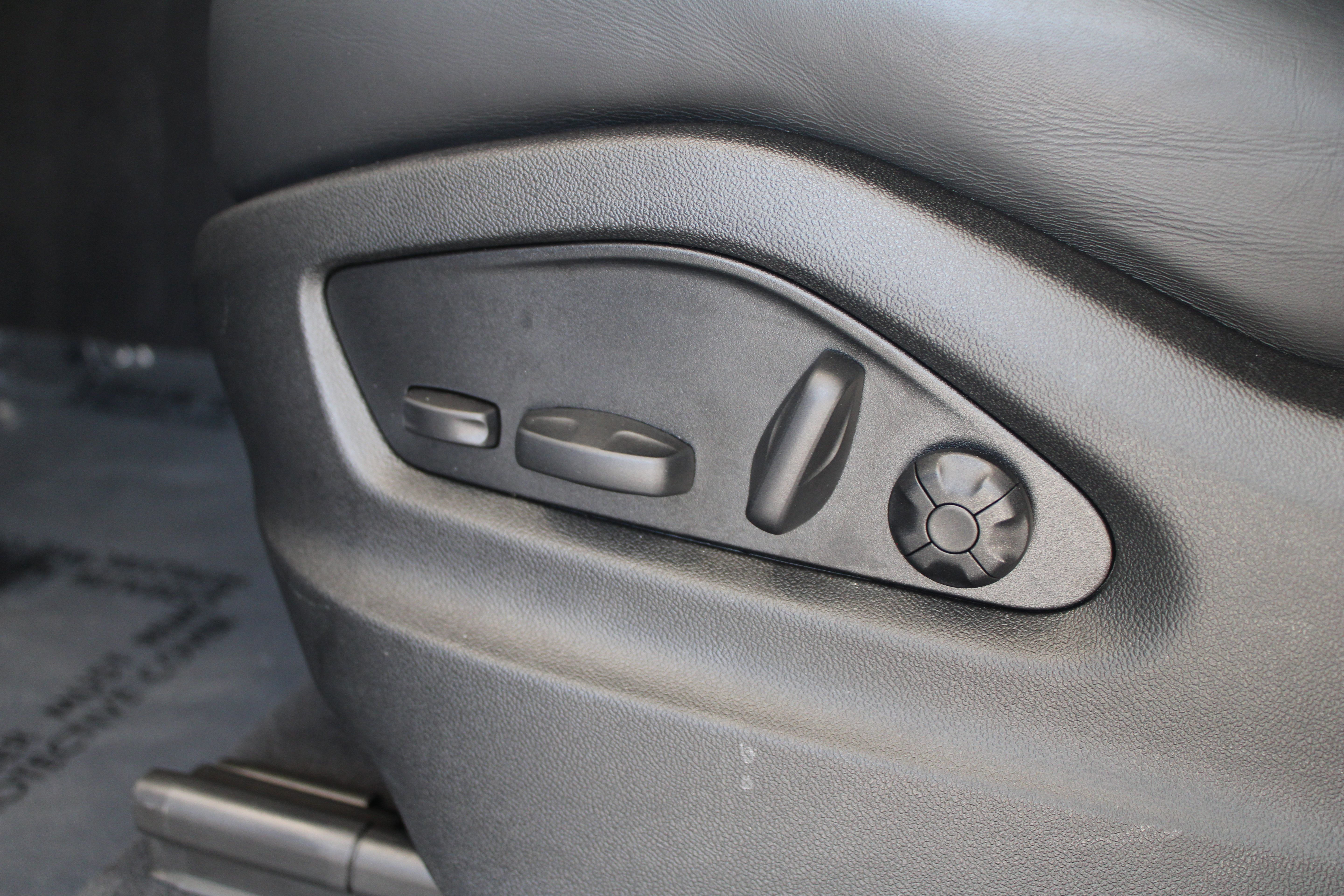 Certified 2025 Porsche Cayenne S AWD/4WD image 24
