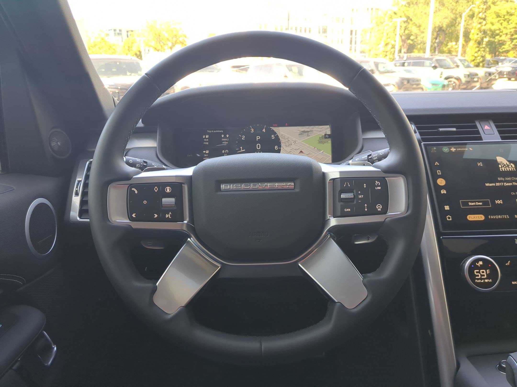 Used 2026 Land Rover Discovery Dynamic SE AWD/4WD image 17