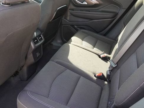 Used 2024 GMC Terrain SLE AWD/4WD image 14