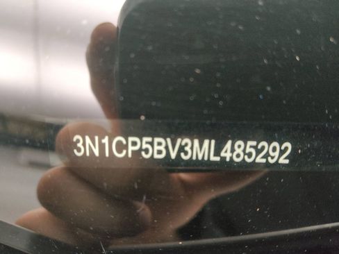 Used 2021 Nissan Kicks S image 33