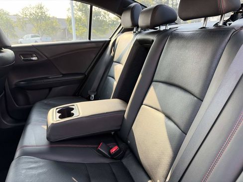 Used 2017 Honda Accord Sport Special Edition image 28