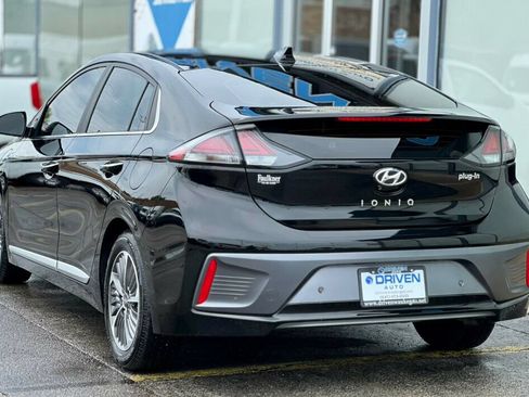 Used 2021 Hyundai Ioniq Limited FWD image 3
