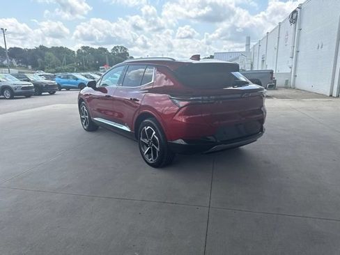 Used 2024 Chevrolet Equinox EV LT w/ LPO, Blackout Package AWD/4WD image 7