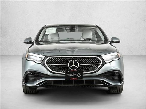 Used 2024 Mercedes-Benz E 350 4MATIC Sedan image 2