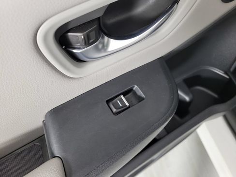 Used 2025 Honda Pilot Touring image 14