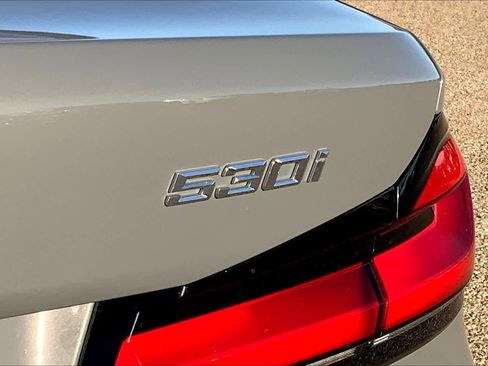 Used 2022 BMW 530i xDrive image 30