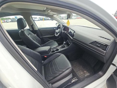Used 2023 Volkswagen Jetta SEL FWD image 12
