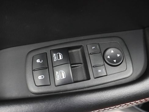 Used 2018 Dodge Challenger SRT Hellcat RWD image 39