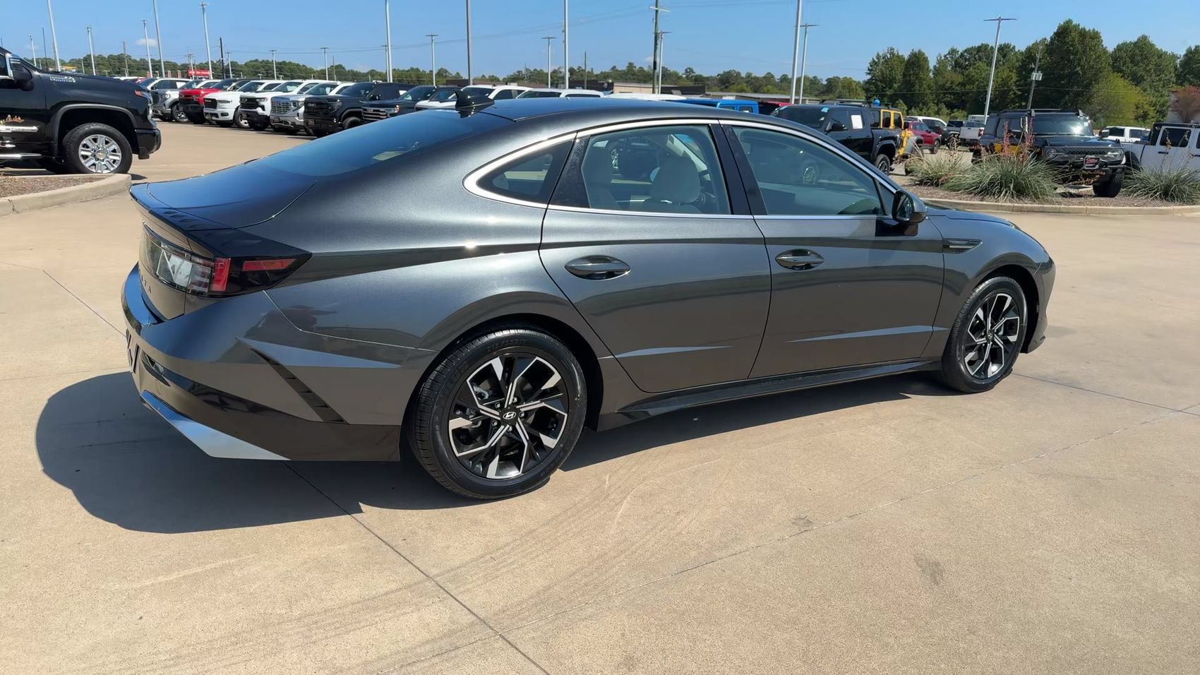 Used 2025 Hyundai Sonata SEL FWD image 9