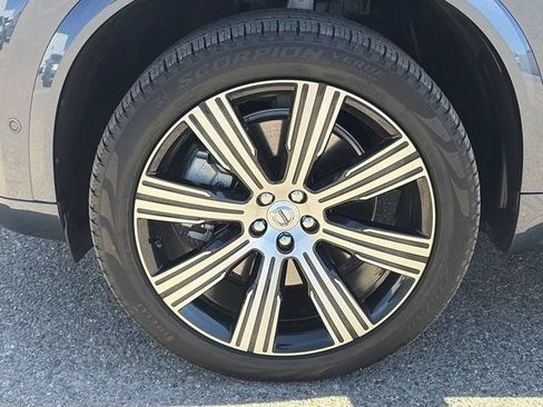 Used 2024 Volvo XC90 T8 Plus w/ Protection Package Premier AWD/4WD image 9