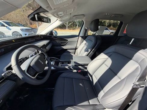 New 2026 Lincoln Nautilus Premier image 16