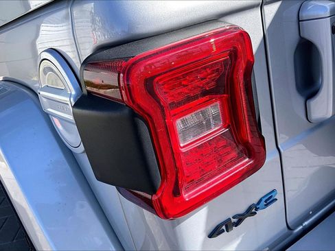 Used 2024 Jeep Wrangler High Altitude image 30