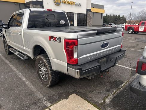 Used 2019 Ford F250 Lariat w/ Lariat Ultimate Package image 4