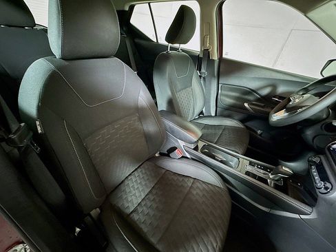 Used 2022 Nissan Kicks SV image 25