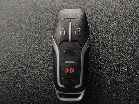 Used 2020 Ford Escape SE AWD/4WD image 32