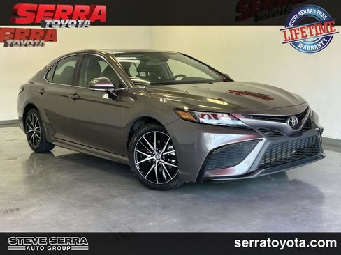 Certified 2024 Toyota Camry SE w/ Convenience Package FWD image 1