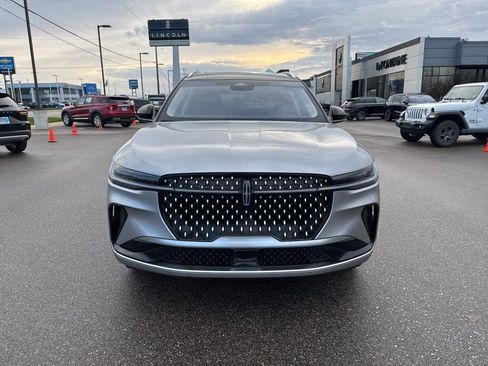 Used 2024 Lincoln Nautilus Reserve w/ Equipment Group 203A image 8