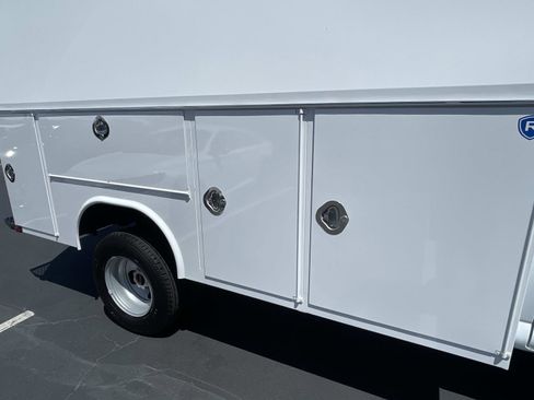 New 2026 GMC Savana 3500 w/ Power Convenience Package RWD image 23