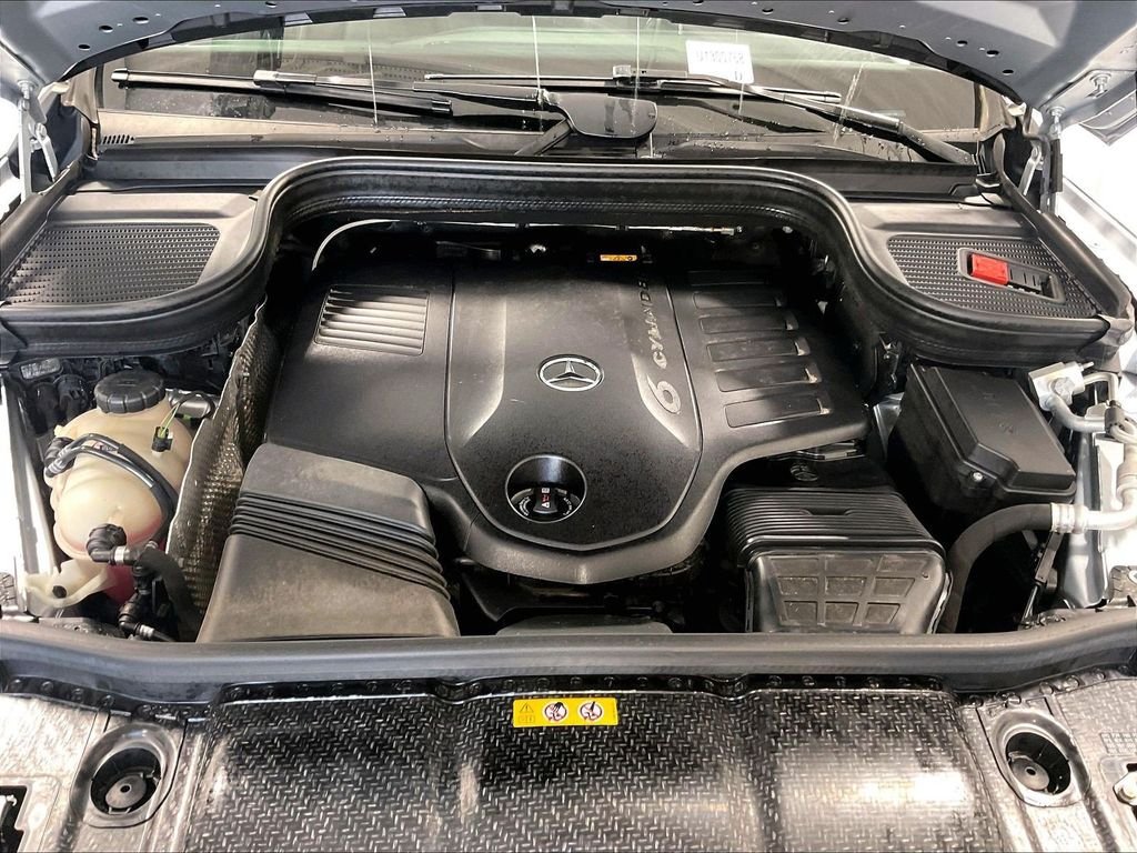 Used 2025 Mercedes-Benz GLS 450 4MATIC image 36