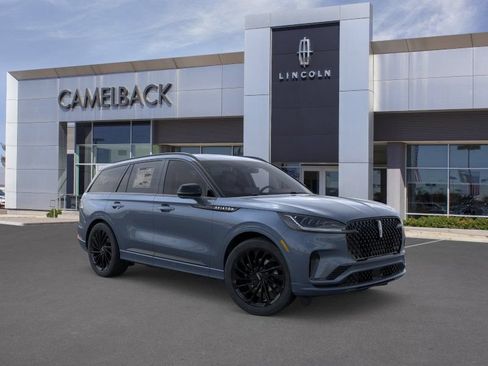 New 2026 Lincoln Aviator Reserve w/ Jet Appearance Package AWD/4WD image 7