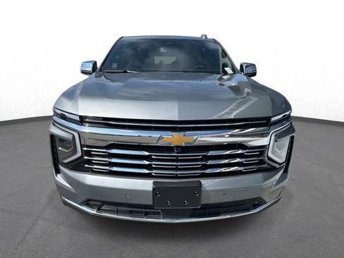 Used 2025 Chevrolet Suburban Premier image 8