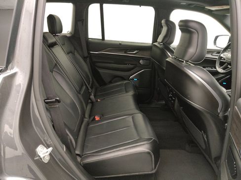 Used 2022 Jeep Grand Cherokee Overland w/ Advanced Protech Group III image 19