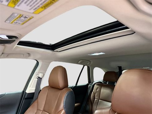 Used 2020 Subaru Outback Touring w/ Popular Package #2 image 25