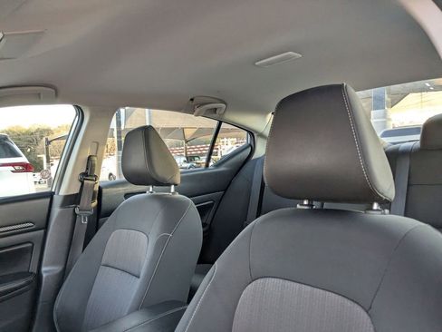 Used 2024 Nissan Altima 2.5 SV image 16