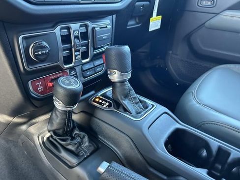 New 2026 Jeep Gladiator Mojave image 8