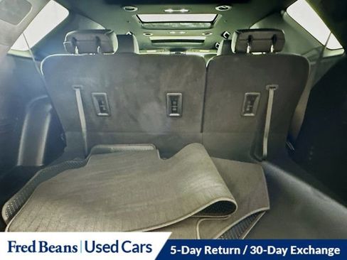 Used 2023 Chevrolet Traverse LT w/ LT Premium Package AWD/4WD image 29