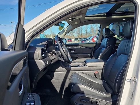 Used 2023 Honda Pilot Elite image 16