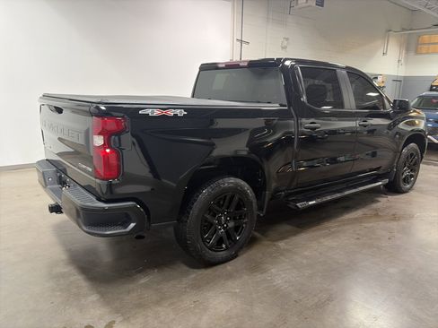 Used 2023 Chevrolet Silverado 1500 Custom image 3