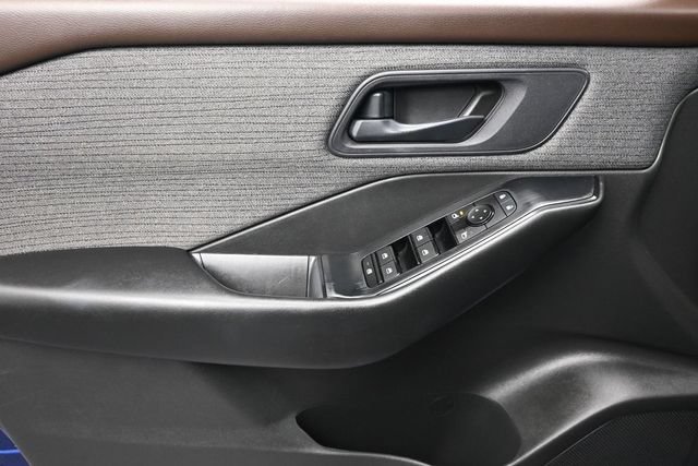 Used 2023 Nissan Rogue S FWD image 7