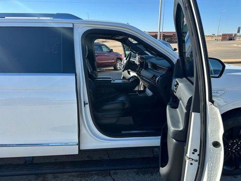 Used 2023 Lincoln Navigator L Reserve image 14