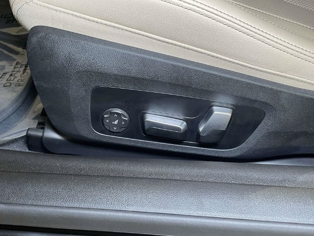 Used 2024 BMW 430i Convertible w/ Convenience Package RWD image 17